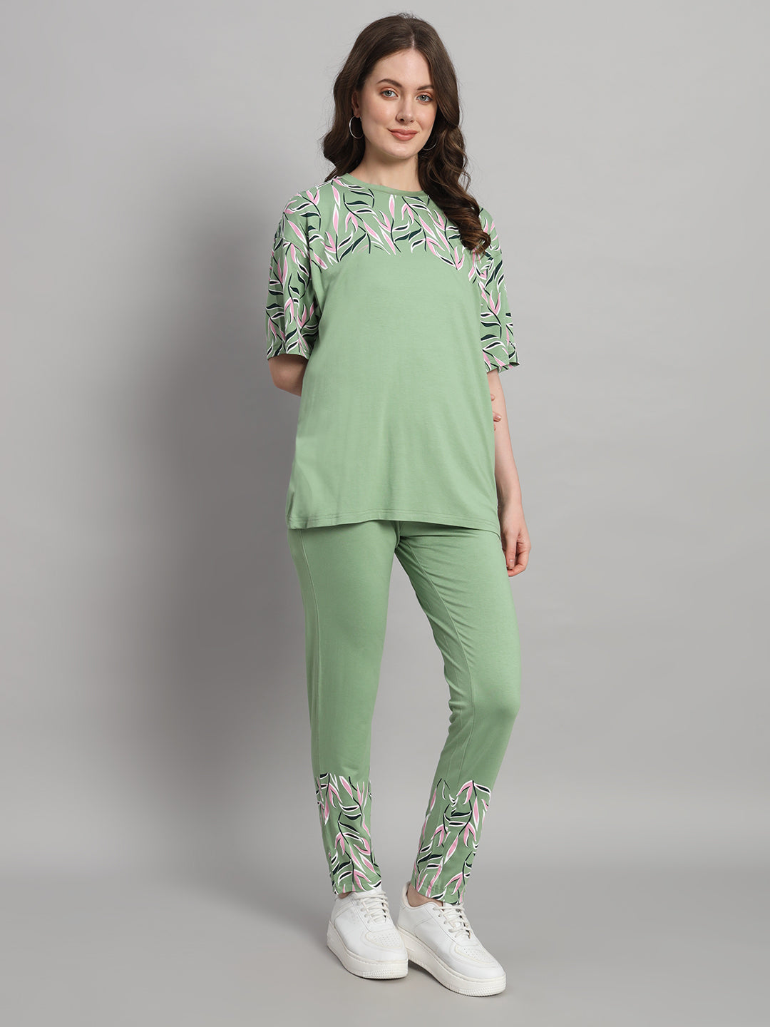 Spring green foliage athletic set