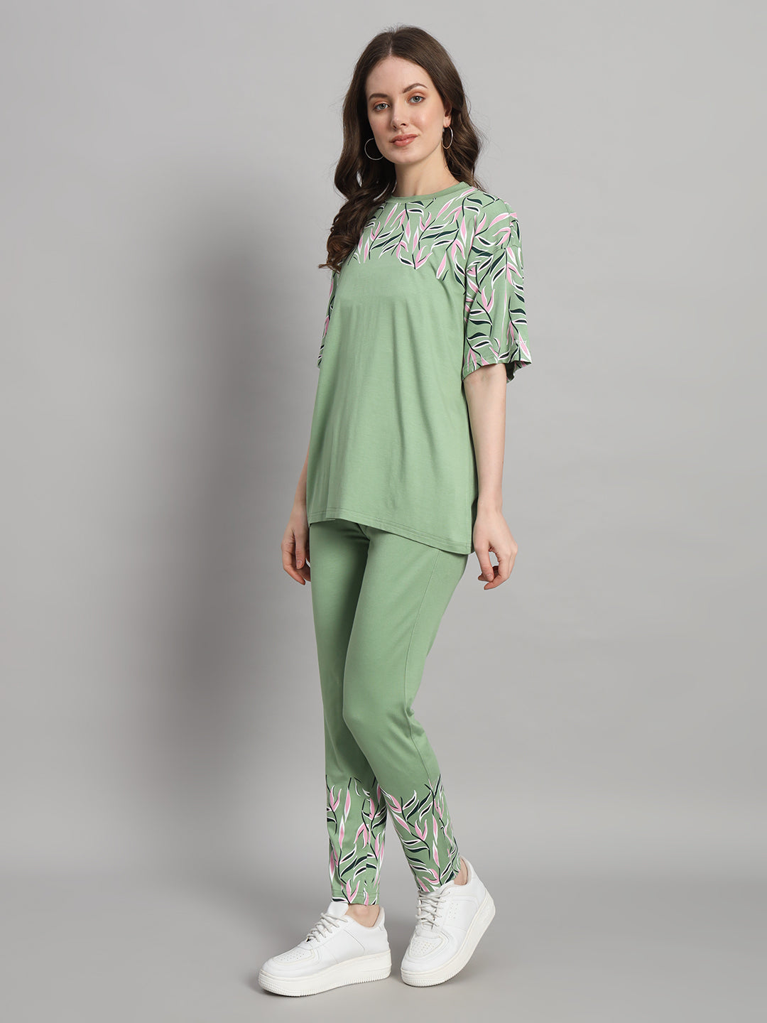 Spring green foliage athletic set