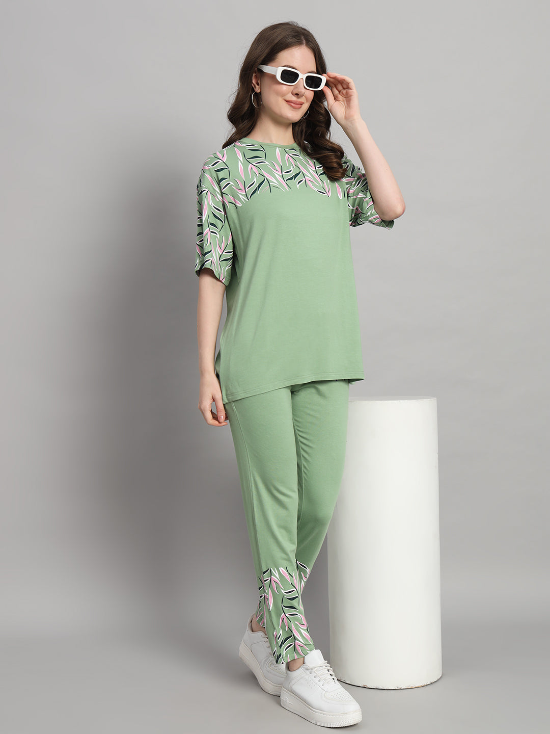 Spring green foliage athletic set