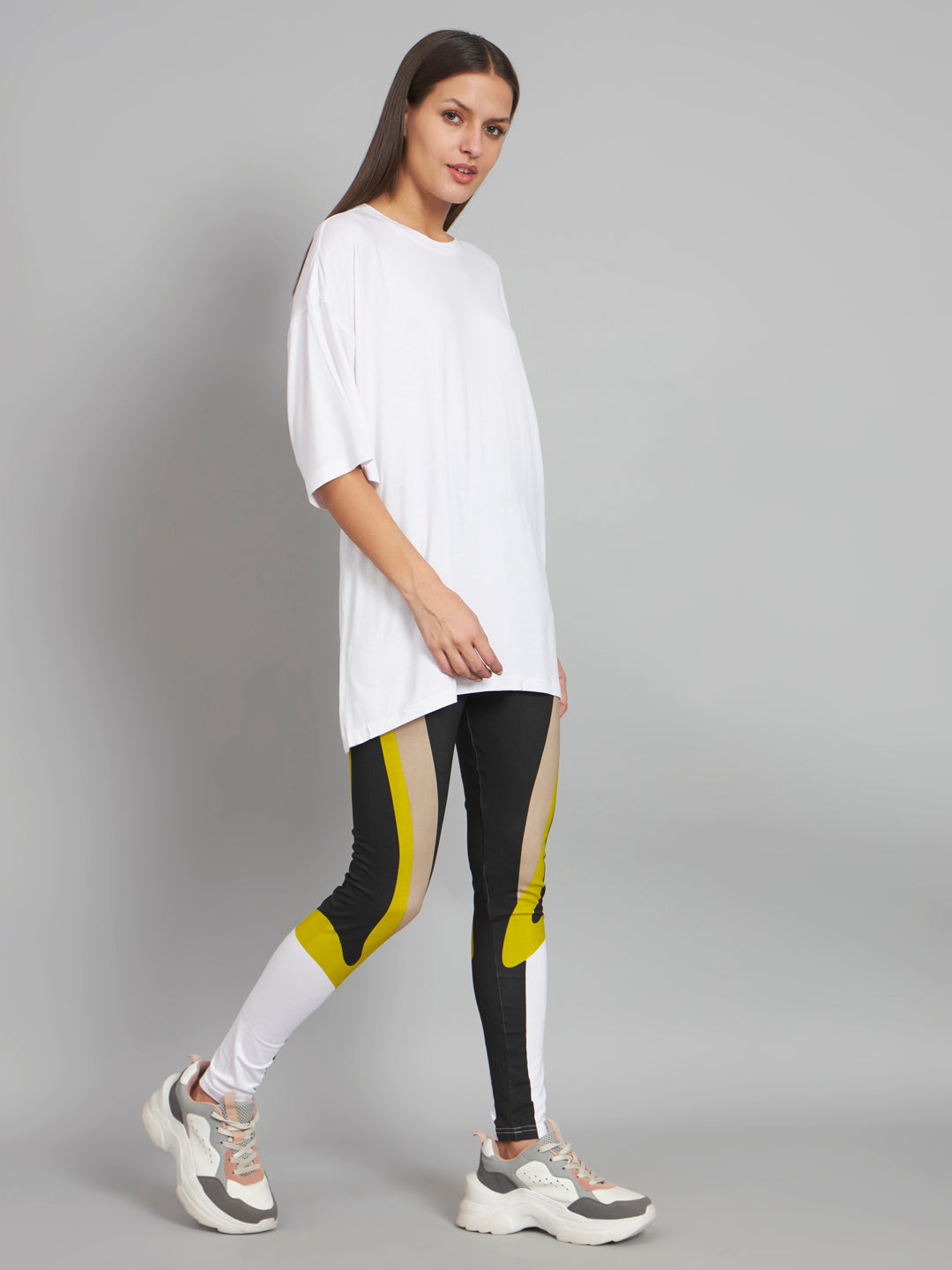 White geometric print leggings set