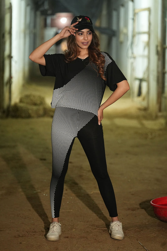 Monochrome 3D print leggings set